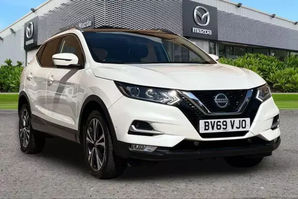 Nissan Qashqai 1.3 DIG-T N-Connecta Euro 6 (s/s) 5dr