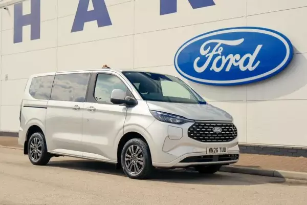 Ford Tourneo Custom 2.5 340 Duratec 11.8kWh Titanium Auto L1 Euro 6 5dr