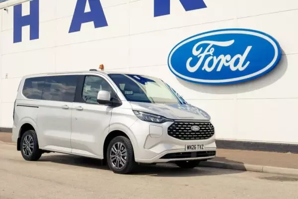 Ford Tourneo Custom 2.5 PHEV 232ps H1 Titanium 8 seater Auto
