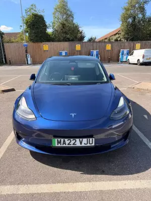 Tesla Model 3 Standard Range Plus Auto RWD 4dr