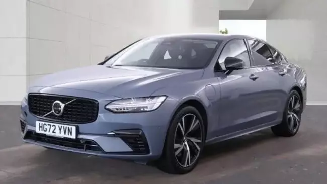 Volvo S90 2.0h T8 Recharge 18.8kWh Plus Dark Auto AWD Euro 6 (s/s) 4dr