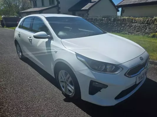 Kia Ceed 1.6 CRDi MHEV 2 NAV Euro 6 (s/s) 5dr