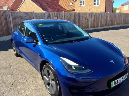 Tesla Model 3 Standard Range Plus Auto RWD 4dr