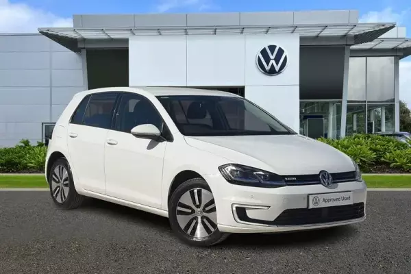 Volkswagen e-Golf 35.8kWh e-Golf Auto 5dr