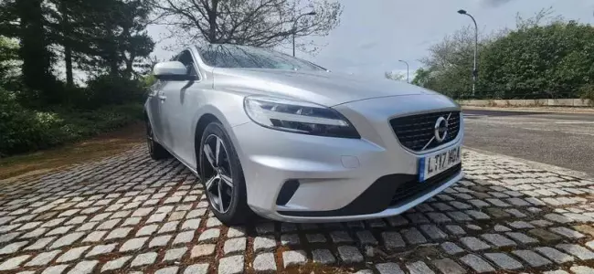 Volvo V40 2.0 D4 R-Design Nav Plus Euro 6 (s/s) 5dr