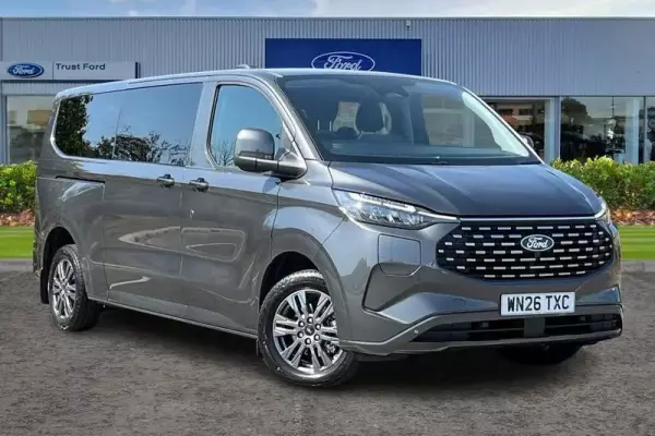 Ford Tourneo Custom 340 TITANIUM AUTO L1 SWB 9 Seat Minibus FWD 2.5 PHEV 232ps Low Roof