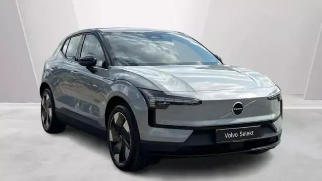 Volvo EX30 Twin Performance 69kWh Plus Auto AWD 5dr
