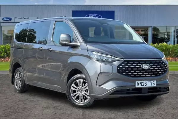 Ford Tourneo Custom 340 Titanium AUTO L1 SWB 9 Seat Minibus FWD 2.5 PHEV 232ps Low Roof