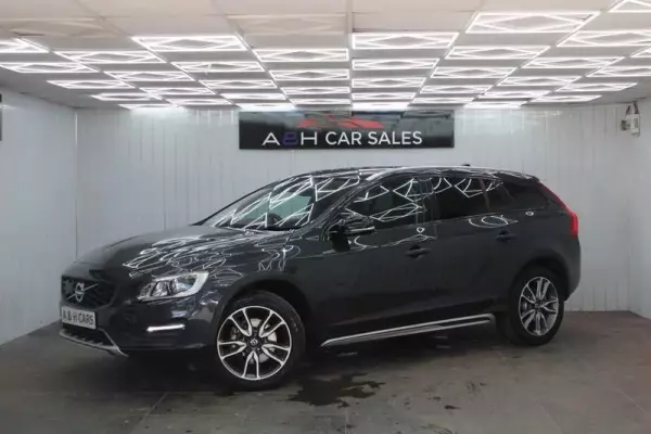 Volvo V60 Cross Country 2.0 D4 Lux Nav Auto Euro 6 (s/s) 5dr