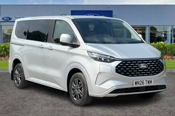 Ford Tourneo Custom 340 Titanium AUTO L1 SWB 9 Seat Minibus FWD 2.5 PHEV 232ps Low Roof