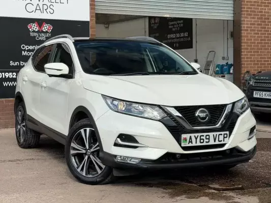Nissan Qashqai 1.5 dCi N-Connecta Euro 6 (s/s) 5dr