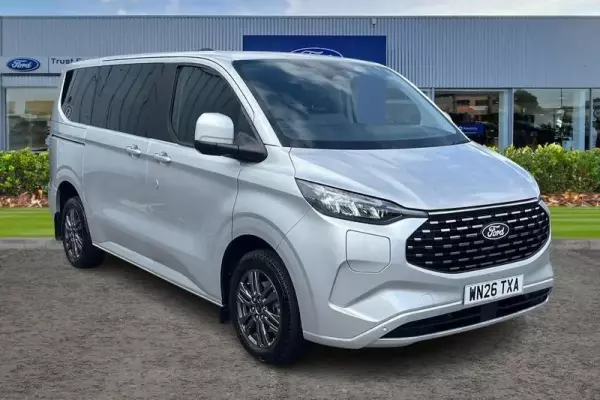 Ford Tourneo Custom 340 Titanium AUTO L1 SWB 9 Seat Minibus FWD 2.5 PHEV 232ps Low Roof