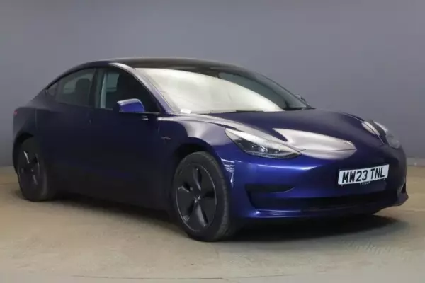 Tesla Model 3 Auto RWD 4dr