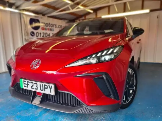 MG MG4 64kWh SE Long Range Auto 5dr