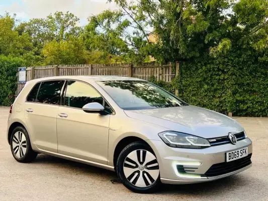 Volkswagen e-Golf 35.8kWh e-Golf Auto 5dr
