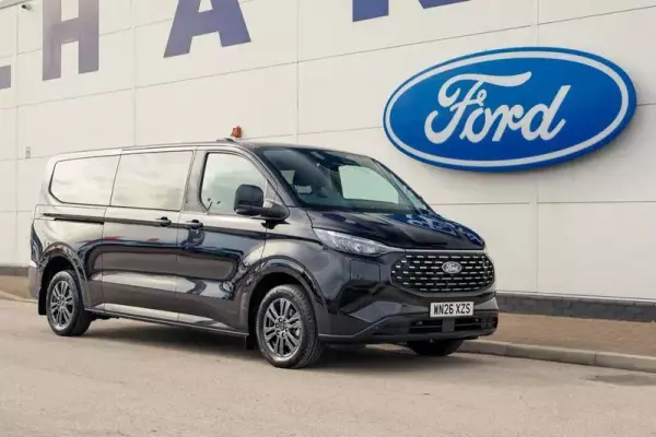 Ford Tourneo Custom 2.5 340 Duratec 11.8kWh Titanium Auto L2 Euro 6 5dr