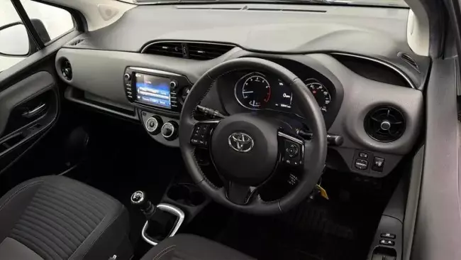 Toyota Yaris 1.5 VVT-i Icon Tech Euro 6 5dr