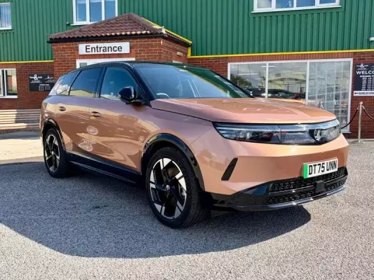 Vauxhall Grandland Electric 73kWh Ultimate Auto 5dr