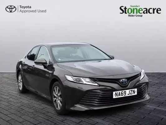 Toyota Camry 2.5 VVT-h Design CVT Euro 6 (s/s) 4dr