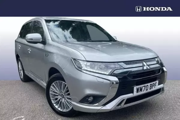 Mitsubishi Outlander 2.4h TwinMotor 13.8kWh Dynamic CVT 4WD Euro 6 (s/s) 5dr