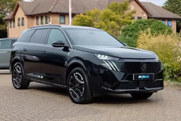 Peugeot E-5008 73kWh GT Auto 5dr (11kW Charger)