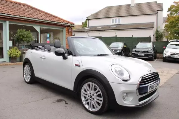 MINI Convertible 1.5 Cooper Euro 6 (s/s) 2dr