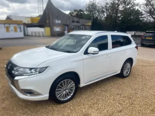 Mitsubishi Outlander 2.4h TwinMotor 13.8kWh 4h CVT 4WD Euro 6 (s/s) 5dr