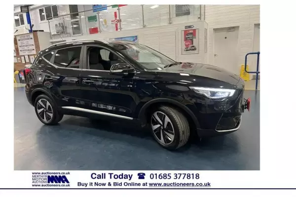 MG MG ZS 72.6kWh Trophy Connect Long Range Auto 5dr