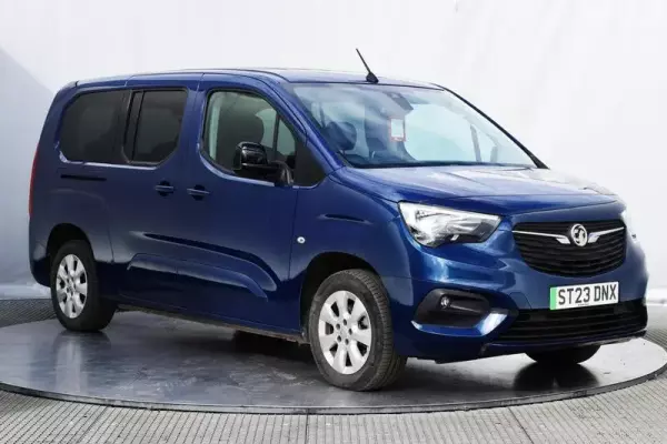 Vauxhall Combo Life Electric 50kWh SE XL MPV Auto 5dr (7.4kW Charger)
