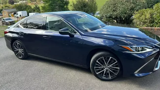 Lexus ES 2.5 300h E-CVT Euro 6 (s/s) 4dr