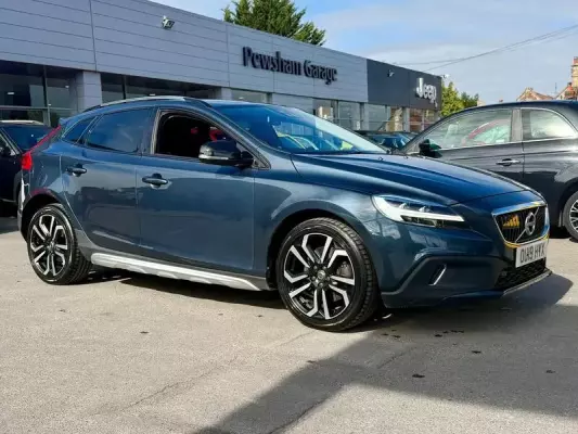 Volvo V40 Cross Country 2.0 D3 Pro Auto Euro 6 (s/s) 5dr
