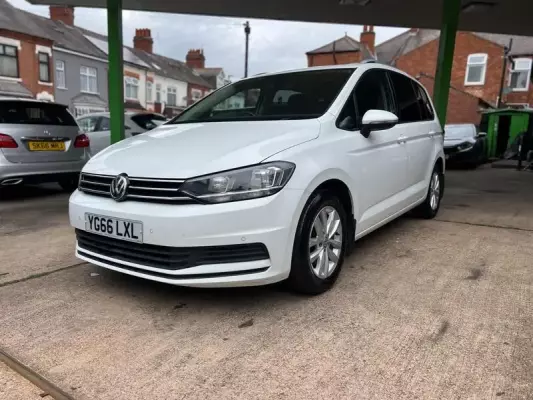 Volkswagen Touran 2.0 TDI BlueMotion Tech SE Family DSG Euro 6 (s/s) 5dr