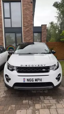 Land Rover Discovery Sport 2.0 TD4 HSE Black Auto 4WD Euro 6 (s/s) 5dr