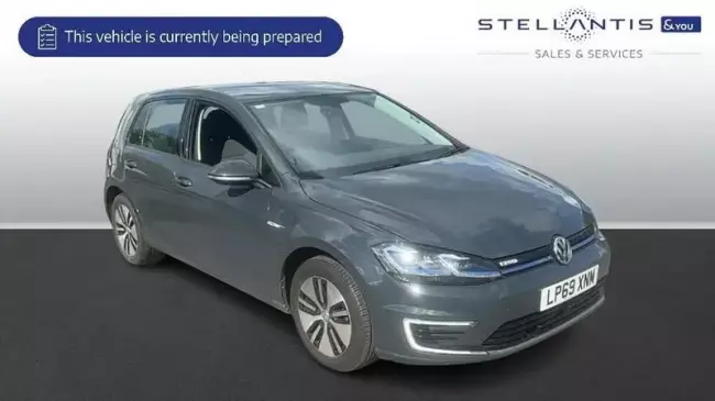 Volkswagen e-Golf 35.8kWh e-Golf Auto 5dr