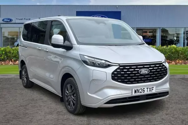 Ford Tourneo Custom 340 Titanium AUTO L1 SWB 9 Seat Minibus FWD 2.5 PHEV 232ps Low Roof