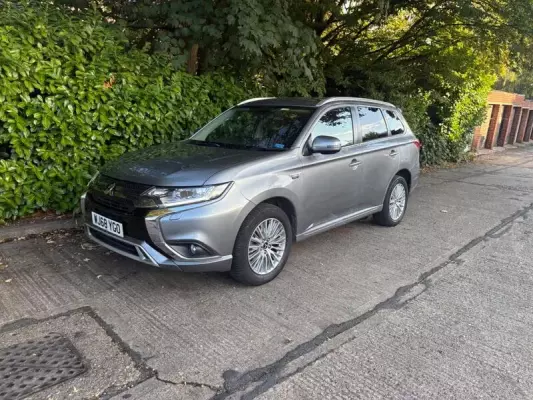 Mitsubishi Outlander 2.4h TwinMotor 13.8kWh Juro CVT 4WD Euro 6 (s/s) 5dr