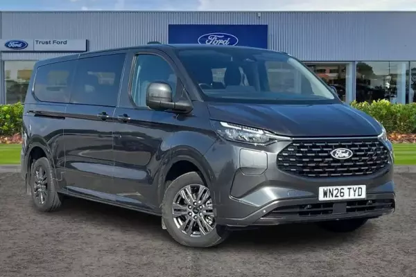 Ford Tourneo Custom 340 Titanium AUTO L2 LWB 9 Seat Minibus FWD 2.5 PHEV 232ps Low Roof