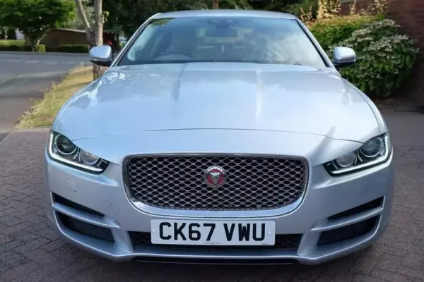 Jaguar XE 2.0d Portfolio Auto Euro 6 (s/s) 4dr
