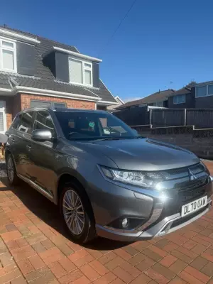 Mitsubishi Outlander 2.4h TwinMotor 13.8kWh Dynamic CVT 4WD Euro 6 (s/s) 5dr