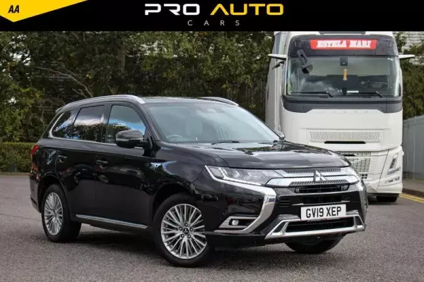 Mitsubishi Outlander 2.4h TwinMotor 13.8kWh 4hs CVT 4WD Euro 6 (s/s) 5dr
