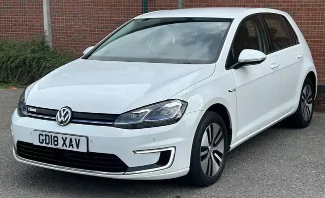 Volkswagen e-Golf 35.8kWh e-Golf Auto 5dr