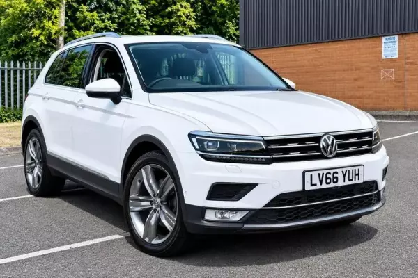 Volkswagen Tiguan 2.0 TDI BlueMotion Tech SEL DSG Euro 6 (s/s) 5dr