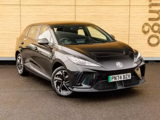 MG MG4 64kWh SE Long Range Auto 5dr