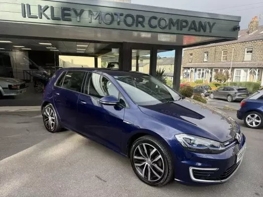 Volkswagen e-Golf 35.8kWh e-Golf Auto 5dr