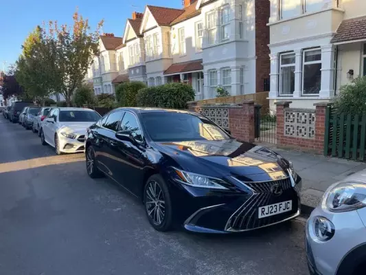 Lexus ES 2.5 300h E-CVT Euro 6 (s/s) 4dr