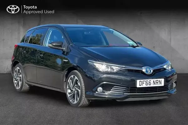 Toyota Auris 1.8 VVT-h Design CVT Euro 6 (s/s) 5dr
