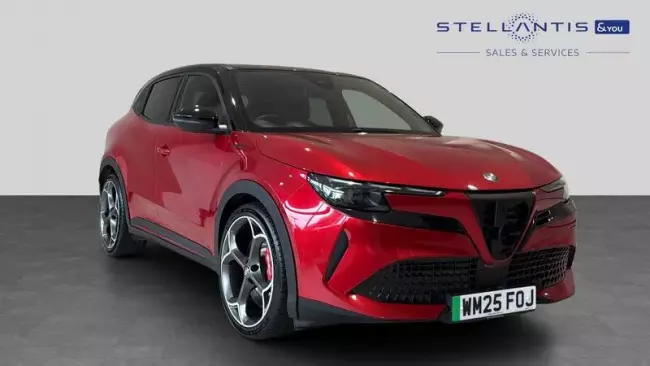 Alfa Romeo Junior 54kWh Elettrica Veloce Auto 5dr