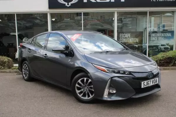 Toyota Prius 1.8 VVT 8.8kWh Business Edition Plus CVT Euro 6 (s/s) 5dr