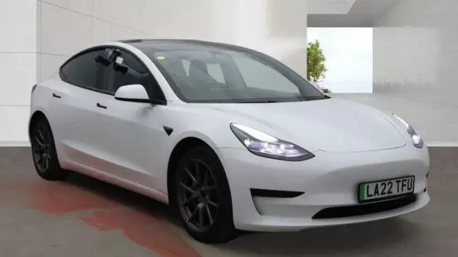Tesla Model 3 Auto RWD 4dr