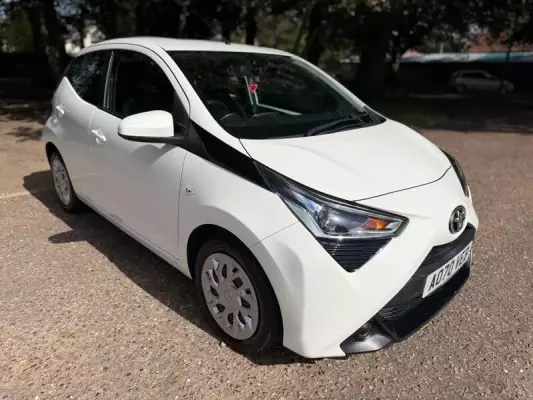 Toyota AYGO 1.0 VVT-i x-play x-shift Euro 6 5dr (Safety Sense)